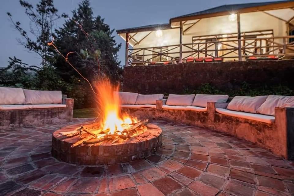 Gorilla Safari Lodge Rubuguli ภายนอก รูปภาพ